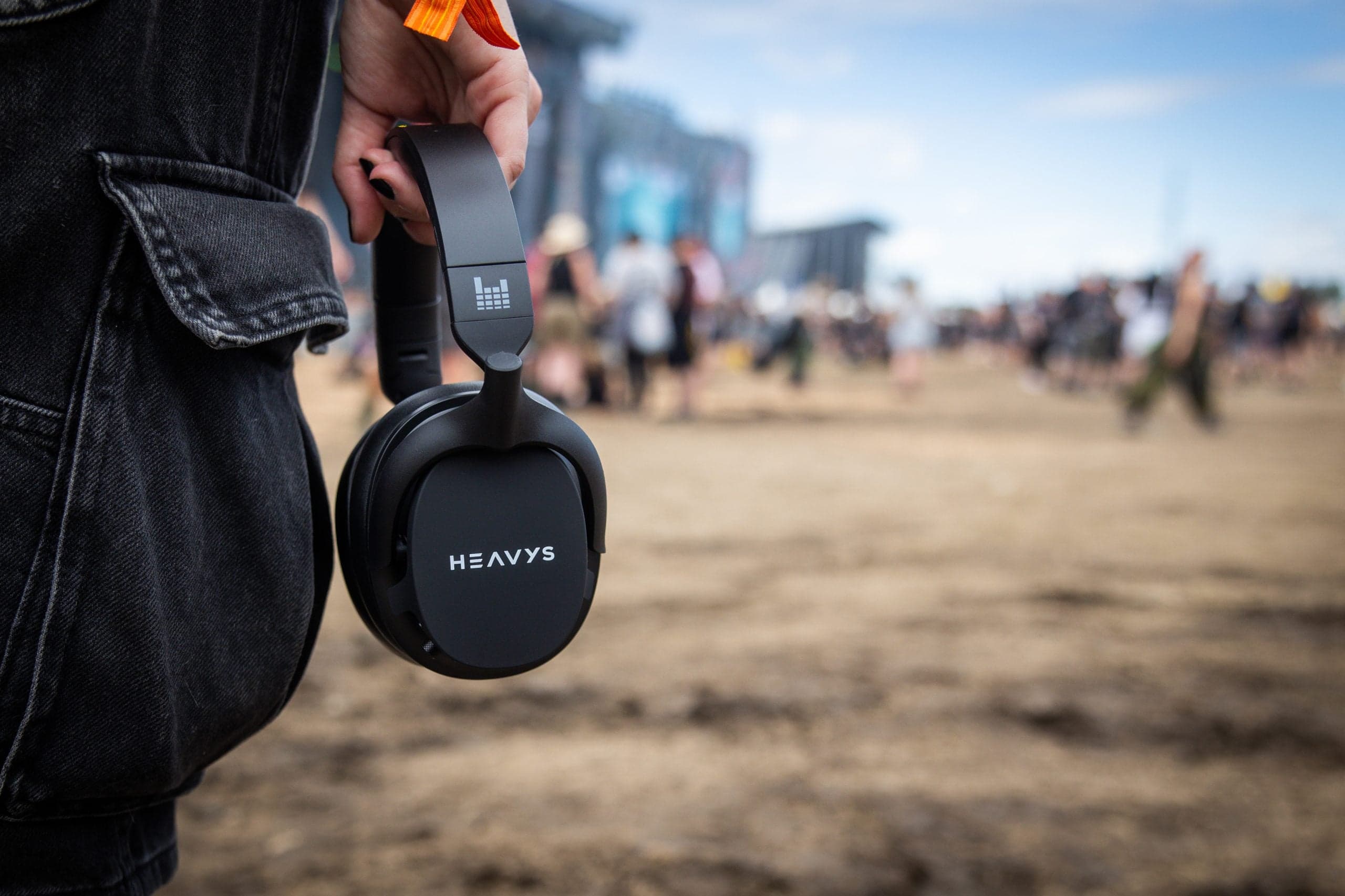 Heavys H1H Promises Metal-Tuned Sound for Half the AirPods Max Price, but the Pitch Has Caveats